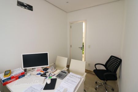 Casa de condomínio para alugar com 345m², 5 quartos e 4 vagasSuíte 5