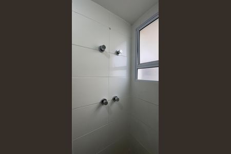 Apartamento à venda com 57m², 2 quartos e 1 vaga Apartamento à venda com 57m², 2 quartos e 1 vagaBanheiro