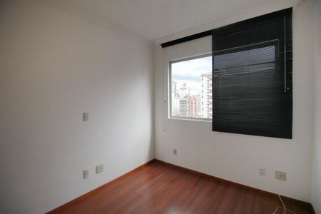 Apartamento à venda com 99m², 3 quartos e 3 vagasQuarto 2