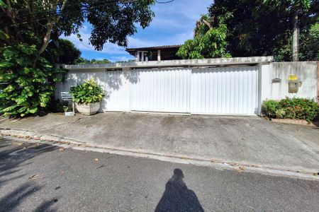 Casa à venda com 310m², 3 quartos e 2 vagasFachada