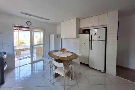 Casa à venda com 310m², 3 quartos e 2 vagasCozinha