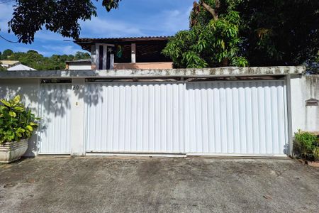 Casa à venda com 310m², 3 quartos e 2 vagasFachada