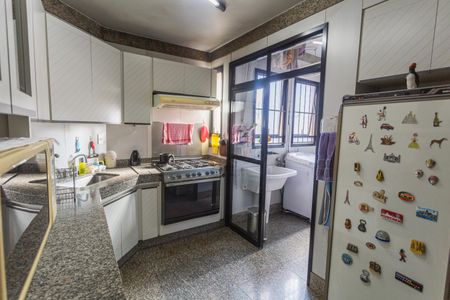 Apartamento à venda com 145m², 4 quartos e 2 vagasCozinha