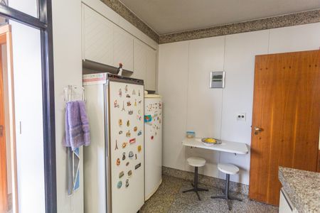 Apartamento à venda com 145m², 4 quartos e 2 vagasCozinha