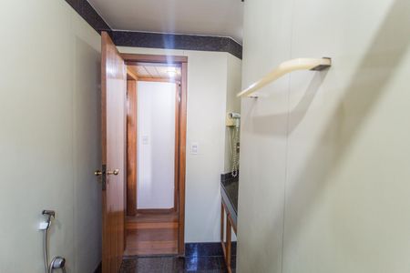 Apartamento à venda com 145m², 4 quartos e 2 vagasBanheiro Social