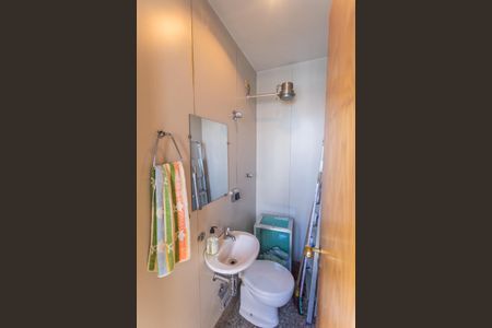 Apartamento à venda com 145m², 4 quartos e 2 vagasBanheiro de Serviço