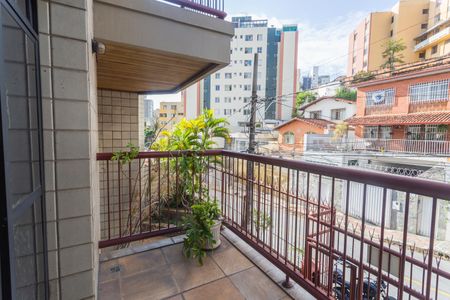 Apartamento à venda com 145m², 4 quartos e 2 vagasVaranda do Quarto 3