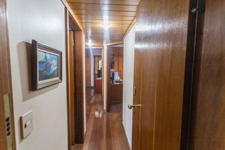 Apartamento à venda com 145m², 4 quartos e 2 vagasCorredor