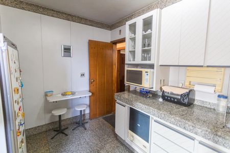 Apartamento à venda com 145m², 4 quartos e 2 vagasCozinha