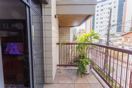 Apartamento à venda com 145m², 4 quartos e 2 vagasVaranda do Quarto 3