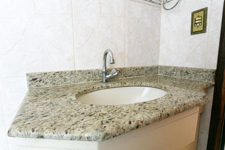 Casa de condomínio à venda com 75m², 2 quartos e 3 vagasBanheiro da Suíte 2