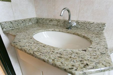 Casa de condomínio à venda com 75m², 2 quartos e 3 vagasBanheiro da Suíte 1