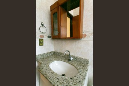 Casa de condomínio à venda com 75m², 2 quartos e 3 vagasBanheiro da Suíte 1