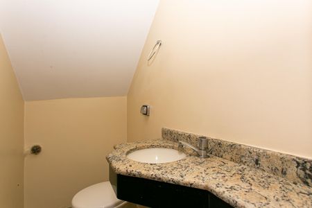 Casa de condomínio à venda com 75m², 2 quartos e 3 vagasLavabo