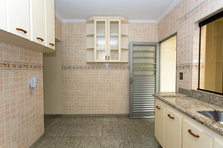 Casa de condomínio à venda com 75m², 2 quartos e 3 vagasCozinha