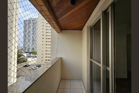 Apartamento à venda com 86m², 3 quartos e 1 vaga Apartamento à venda com 86m², 3 quartos e 1 vagaVaranda