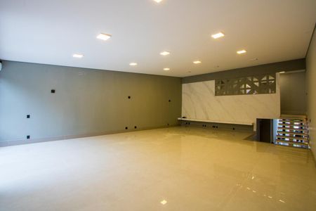 Casa à venda com 262m², 3 quartos e 3 vagasSala