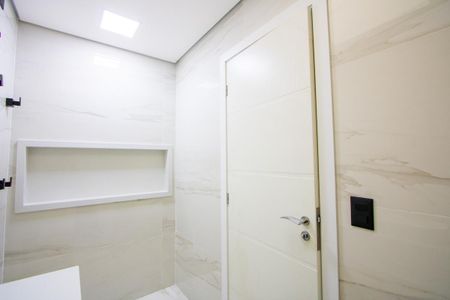 Casa à venda com 262m², 3 quartos e 3 vagasBanheiro do quarto 2