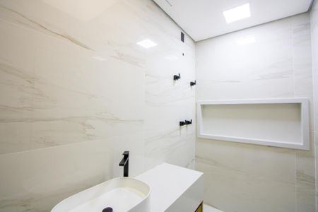 Casa à venda com 262m², 3 quartos e 3 vagasBanheiro do quarto 2