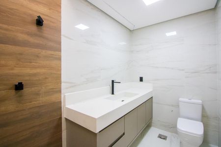 Casa à venda com 262m², 3 quartos e 3 vagasBanheiro do quarto 1