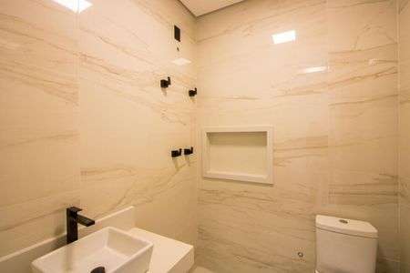 Casa à venda com 262m², 3 quartos e 3 vagasBanheiro de serviço