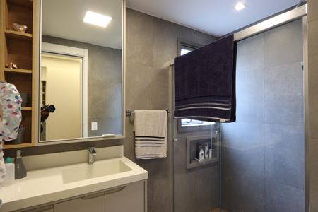 Apartamento à venda com 91m², 2 quartos e 2 vagasBanheiro da Suíte