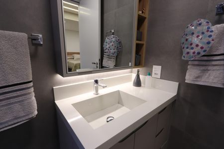 Apartamento à venda com 91m², 2 quartos e 2 vagasBanheiro Social