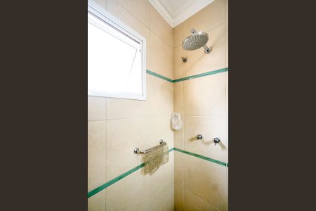 Casa à venda com 184m², 5 quartos e 3 vagasChuveiro