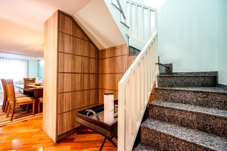 Casa à venda com 184m², 5 quartos e 3 vagasHall da escada