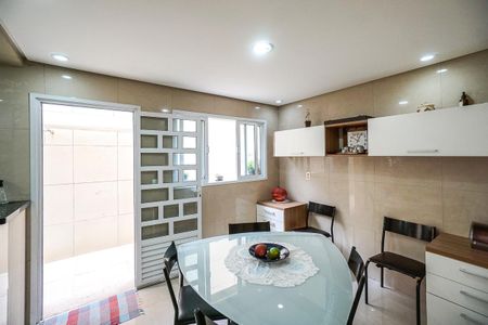Casa à venda com 184m², 5 quartos e 3 vagasCozinha