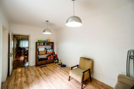 Casa à venda com 184m², 5 quartos e 3 vagasSuíte 01