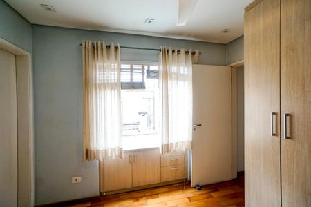 Casa à venda com 184m², 5 quartos e 3 vagasSuíte 04