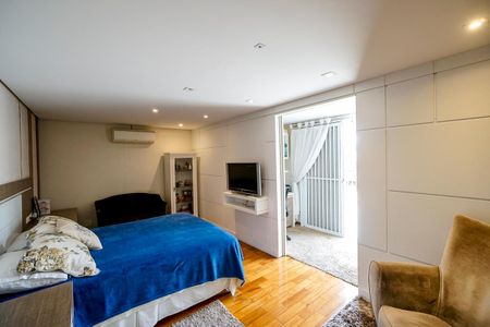 Casa à venda com 184m², 5 quartos e 3 vagasSuíte 05