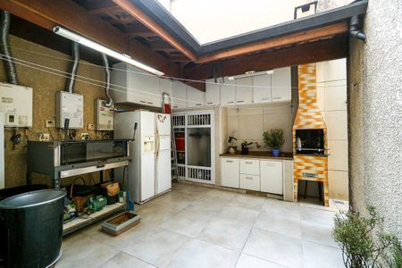 Casa à venda com 184m², 5 quartos e 3 vagasQuintal