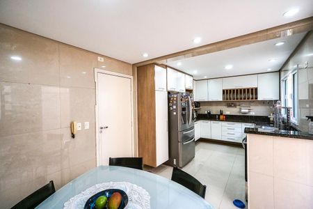 Casa à venda com 184m², 5 quartos e 3 vagasCozinha