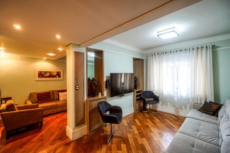 Casa à venda com 184m², 5 quartos e 3 vagasSala de TV