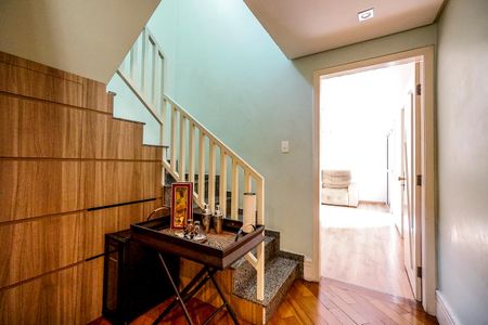 Casa à venda com 184m², 5 quartos e 3 vagasHall da escada