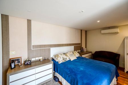 Casa à venda com 184m², 5 quartos e 3 vagasSuíte 05