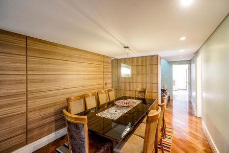 Casa à venda com 184m², 5 quartos e 3 vagasSala de jantar