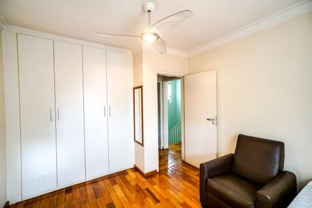 Casa à venda com 184m², 5 quartos e 3 vagasSuíte 02