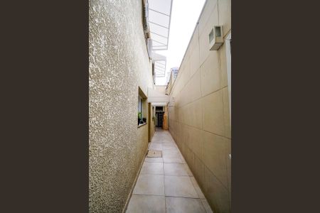 Casa à venda com 184m², 5 quartos e 3 vagasCorredor lateral