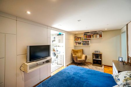 Casa à venda com 184m², 5 quartos e 3 vagasSuíte 05