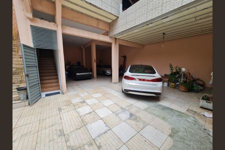 Casa à venda com 240m², 5 quartos e 5 vagas