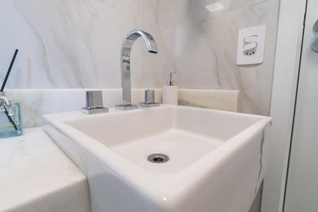 Apartamento à venda com 64m², 2 quartos e 1 vagaBanheiro Social