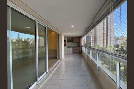 Apartamento à venda com 211m², 4 quartos e 3 vagasFoto 06