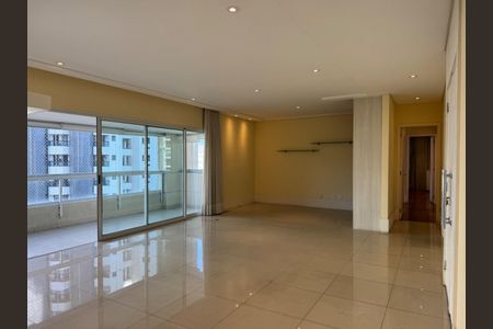 Apartamento à venda com 211m², 4 quartos e 3 vagasFoto 03