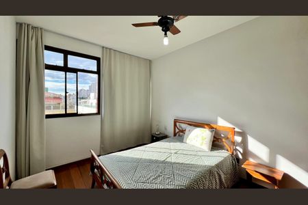 Apartamento à venda com 260m², 4 quartos e 2 vagasQuarto 2