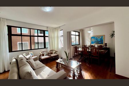 Apartamento à venda com 260m², 4 quartos e 2 vagasSala