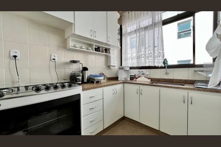 Apartamento à venda com 260m², 4 quartos e 2 vagasCozinha