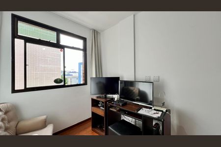 Apartamento à venda com 260m², 4 quartos e 2 vagasQuarto 4